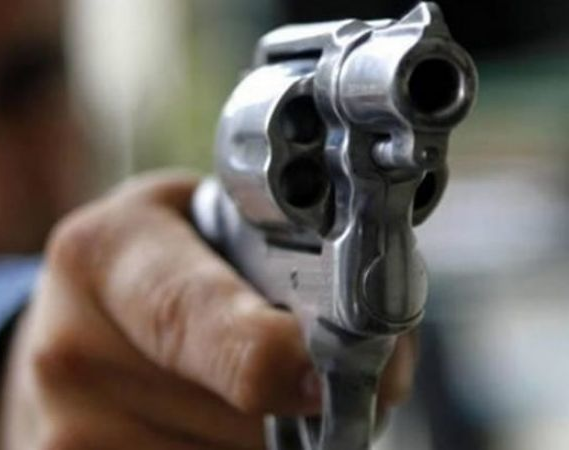 Asaltaron a un joven en su casa de Rawson y después le dispararon a quemarropa