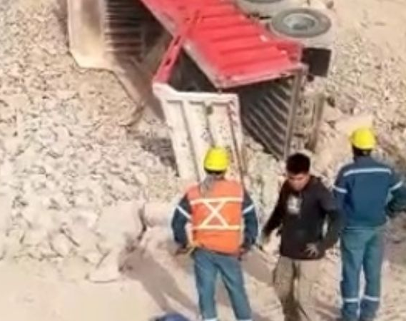 En la cornisa: Un camionero se salvó de milagro en Los Berros
