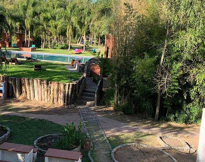 Cerraron un campo nudista por irregularidades y estalló la polémica