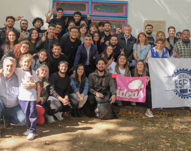 Gioja y Gramajo se reunieron con estudiantes para hablar del boleto estudiantil gratuito 
