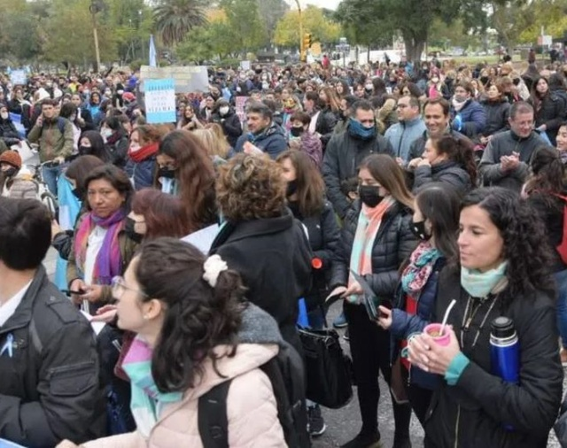 Docentes autoconvocados adhirieron al paro y se manifestarán