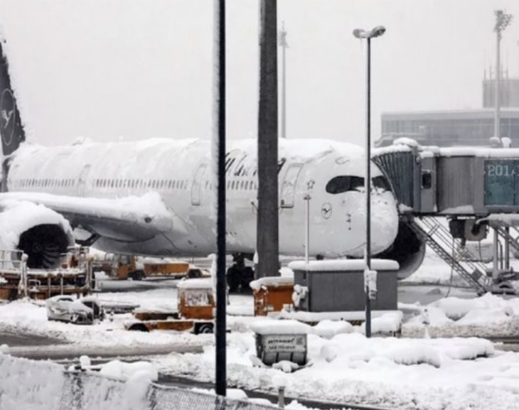 De no creer: se congelaron hasta los aviones por el intenso frío en Alemania