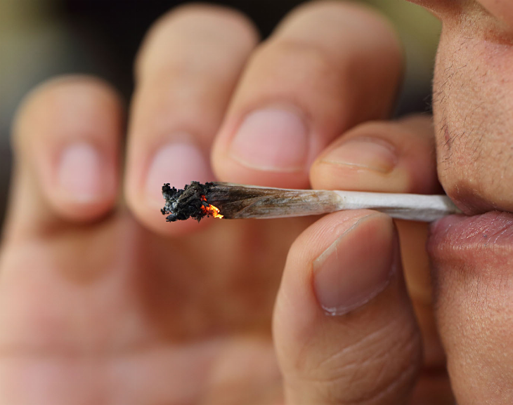 Lo atraparon en las calles de Rawson con droga