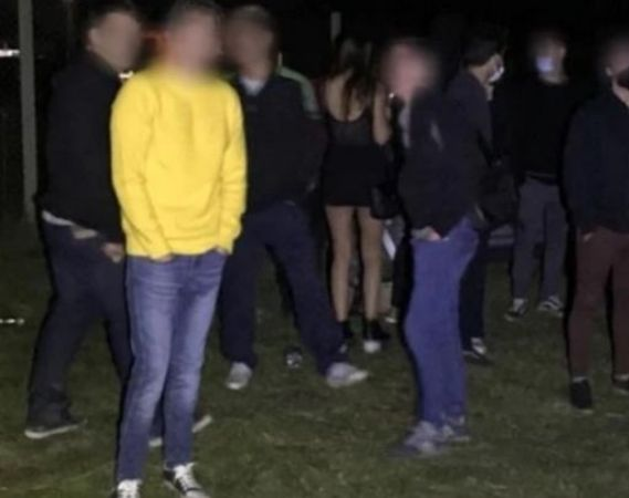 Una clande bien clande: más de 200 personas fueron sorprendidas participando de una fiesta