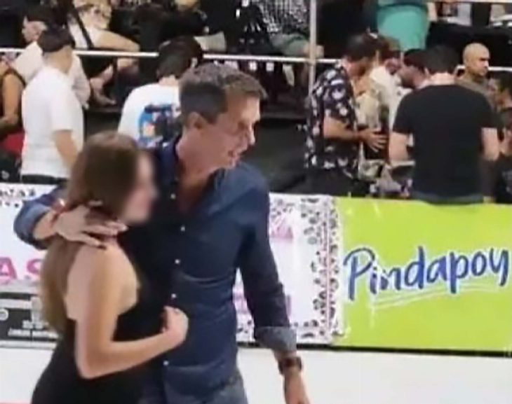 Intendente mano larga: apareció un video en manoseando a una chica