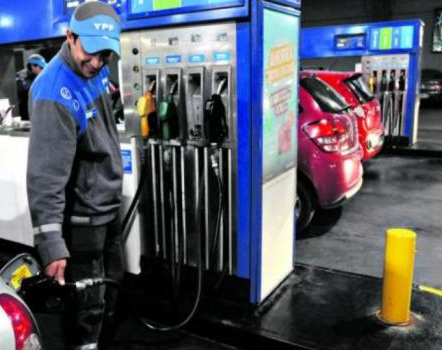 La nafta subió $11 por litro promedio, que representa 4,5%