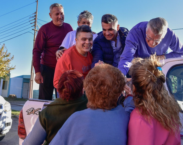 Gioja y Gramajo fueron recibidos por los vecinos de San Martín y Angaco
