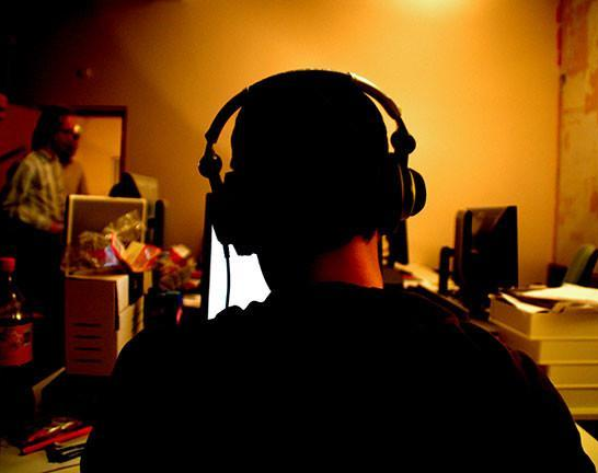 Un adolescente mató a su familia porque le prohibieron usar la Play Station y lo dejaron sin wifi