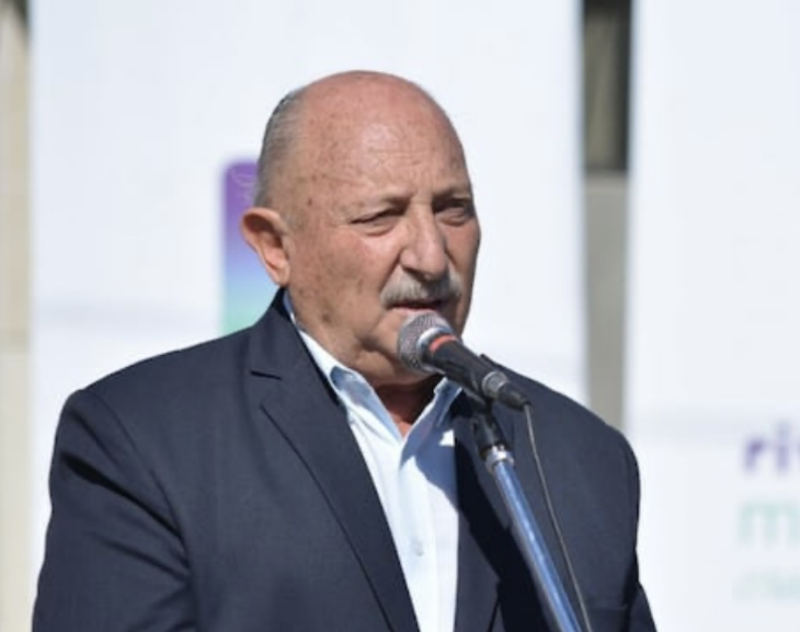 Un diputado mendocino asumió su banca y sesionó desde una playa en el Caribe