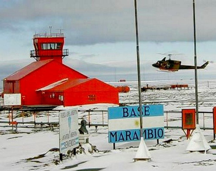 Locura en el frío: mientras dormía, un militar atacó a su compañero a mazazos en la Antártida