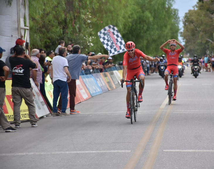 El equipo Chimbas Te Quiero metió primero y segundo y se quedó con la última carrera del año 