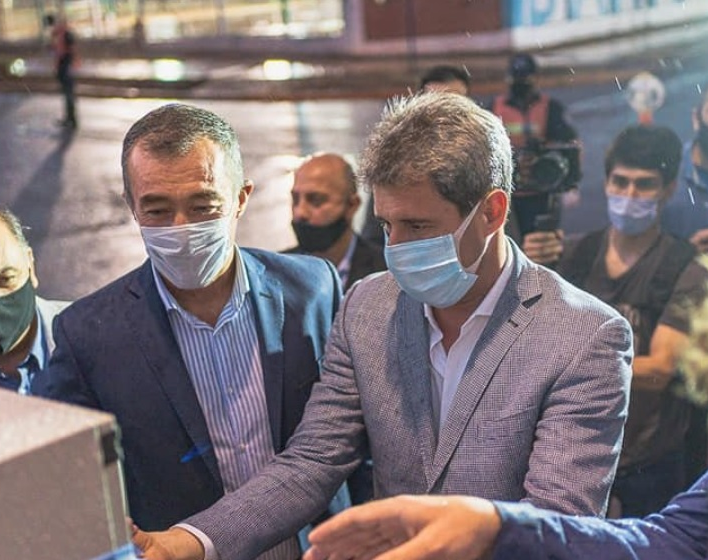 Vecinos del barrio Aramburu ya disfrutan de un nuevo alumbrado público