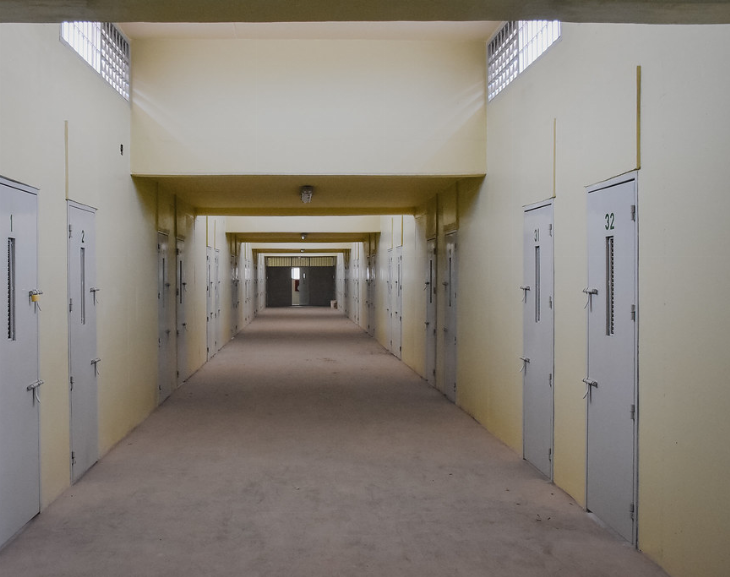 Separaron del cargo a la docente que intentó ingresar celulares al penal
