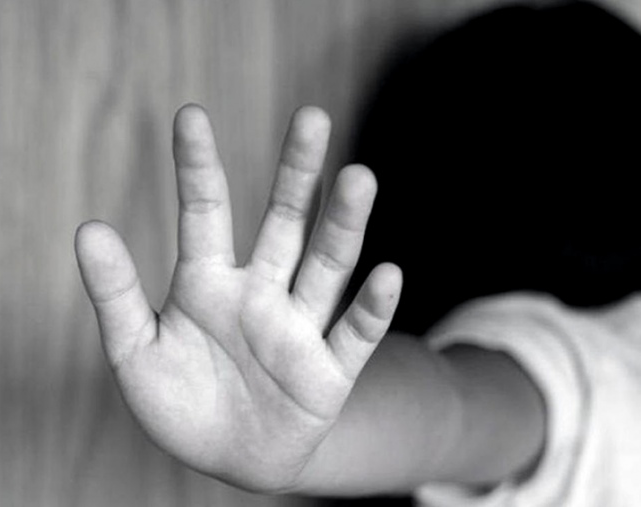 Condenaron a un pederasta a 8 años de prisión por abusar de sus hijas