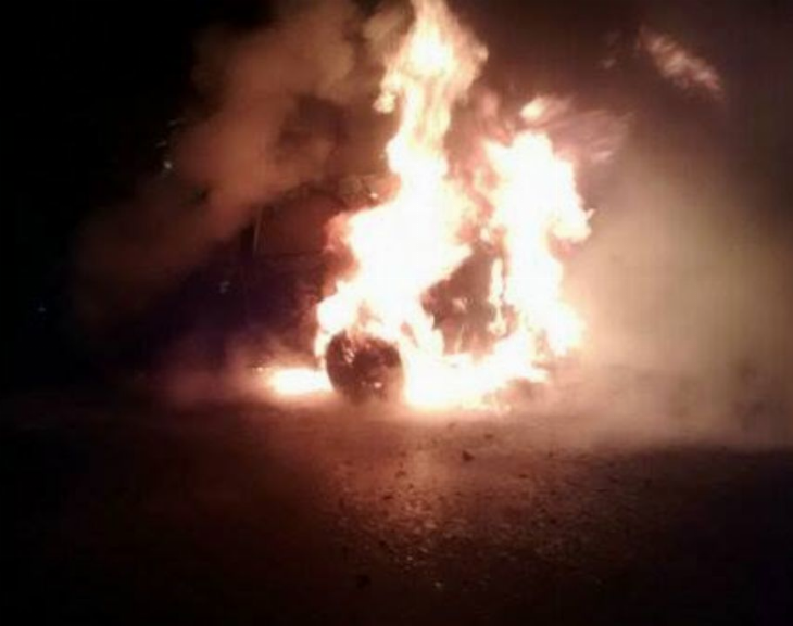 Se le incendió el auto cuando estaba por salir de su casa