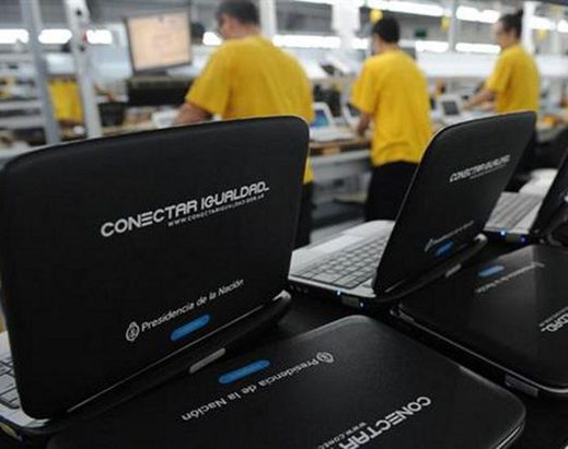 Relanzan el programa Conectar Igualdad y entregan netbooks a estudiantes