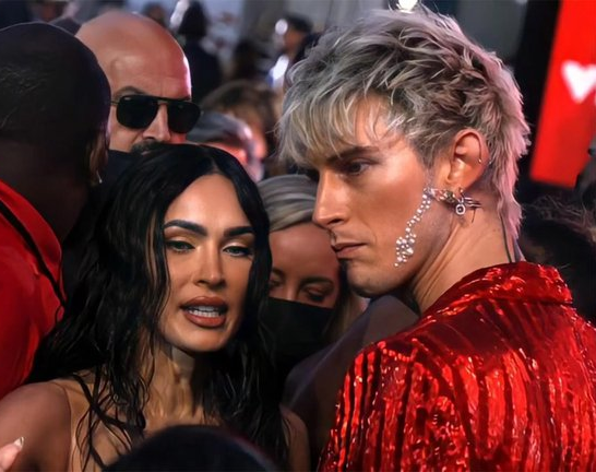 Conor McGregor agredió al novio de Megan Fox en la alfombra roja de los MTV Video Music Awards