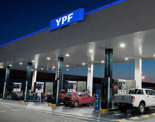 Sanjuaninos hacen largar filas en estaciones de YPF para cargar nafta a "precio viejo"