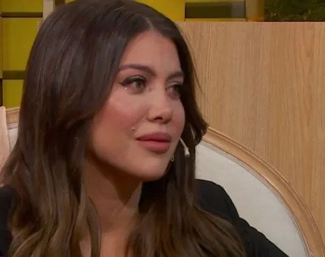 Wanda Nara llegó a Turquía con su familia: al bajar del avión se emocionó