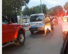 Simulaba ser rengo para pedir dinero