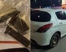 Un joven tiró piedras a un auto para robarle y lo mataron de un disparo