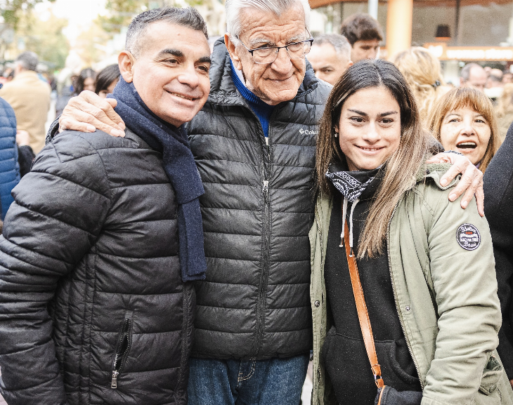 Los candidatos de San Juan Vuelve saludaron a los papás en su día en Capital y Caucete