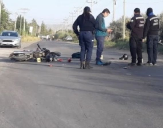 Un motociclista está grave por brutal choque
