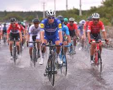 El ciclismo no para: hay plan B para la Vuelta si llueve en la semana