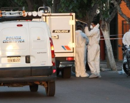Investigan la muerte de un hombre en una vivienda de Chimbas