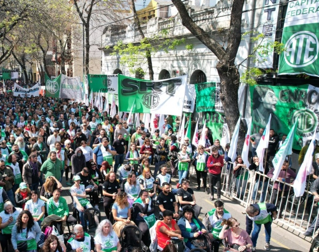 Dos importantes gremios nacionales acordaron un 10% de aumento y bono de $30.000