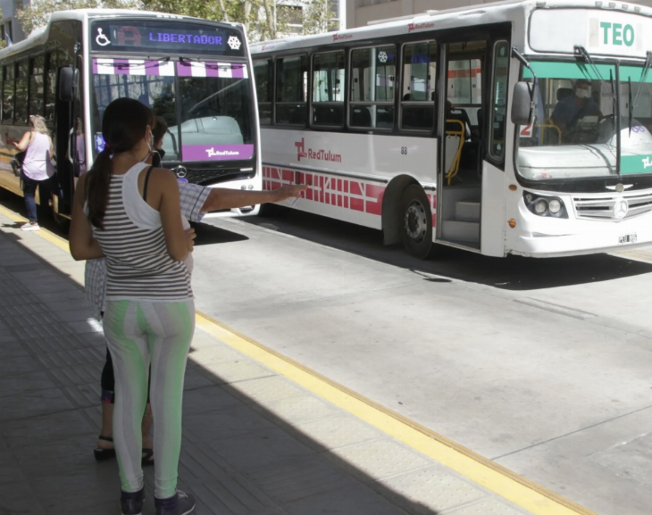 Por falta de acuerdo la UTA llamó a paro general en todo el país 