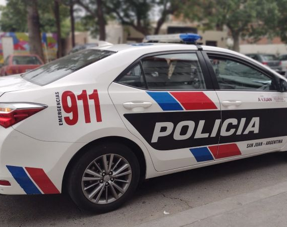 Un preso casi ahorca a un policía en un Centro de Salud