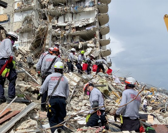 Dan por terminada la búsqueda de fallecidos tras el derrumbe en Miami