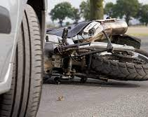 Un accidente en moto dejó dos personas heridas en Rawson