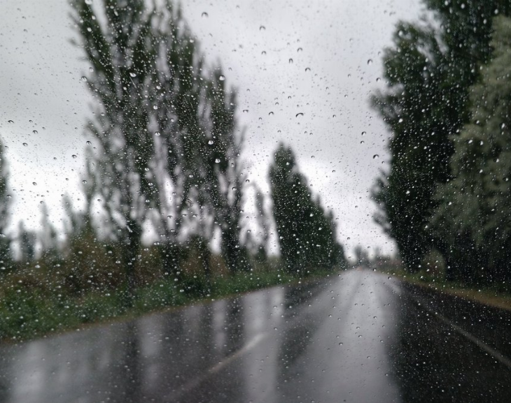 Sábado gris, lluvioso y con viento 