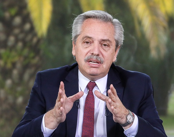  Alberto Fernández reaparece en el acto del Día de la Independencia