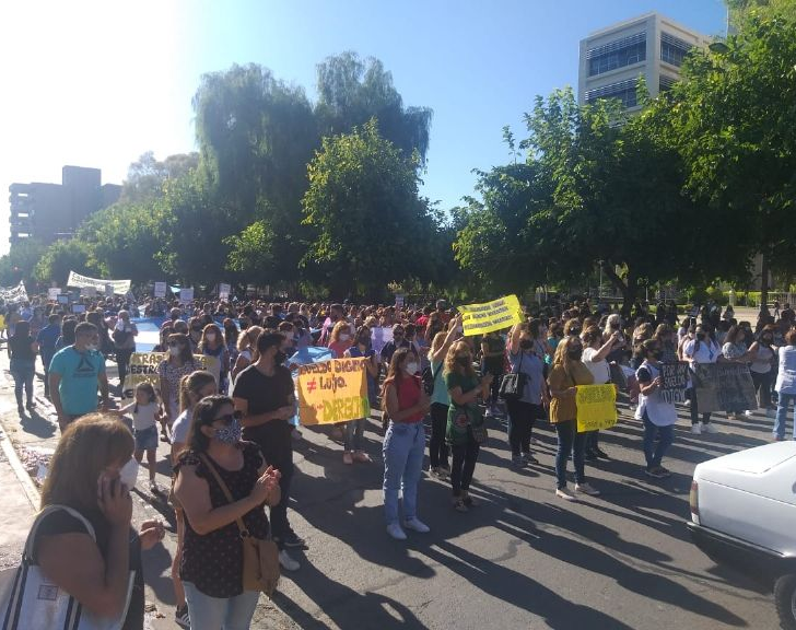 Tras la masiva marcha docente, Gobierno adelanta las paritarias