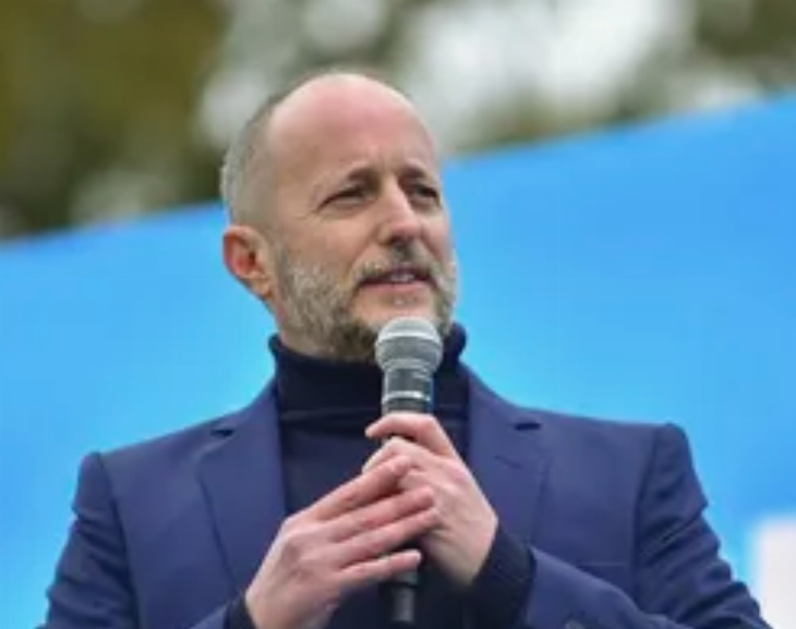 La Justicia allanará siete domicilios de Insaurralde, Jesica Cirio y Sofía Cleric