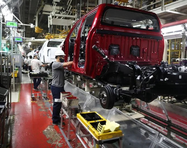 Toyota interrumpirá la producción por el faltante de neumáticos