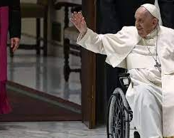 Preocupación por la salud del papa Francisco: "No puedo asomarme a la ventana"