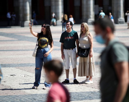 España vive su primer día sin mascarilla obligatoria al aire libre
