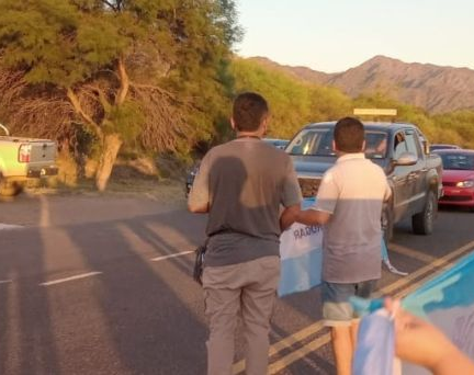 Un grupo de docentes autoconvocados impidie el ingreso a Valle Fértil