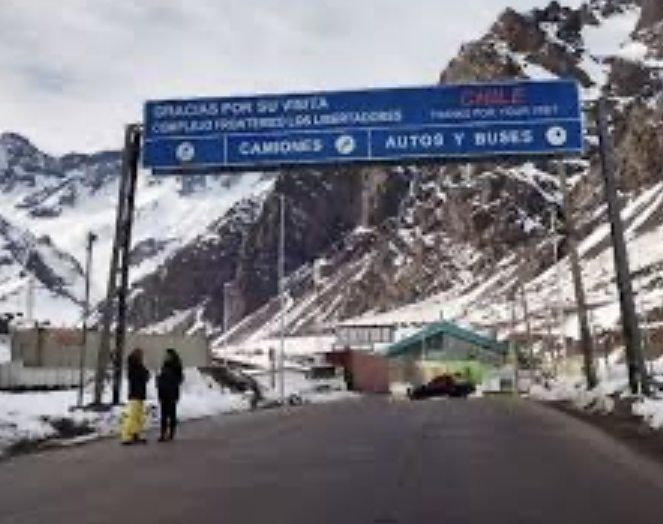 Cerraron el paso a Chile por Mendoza por intensas nevadas 