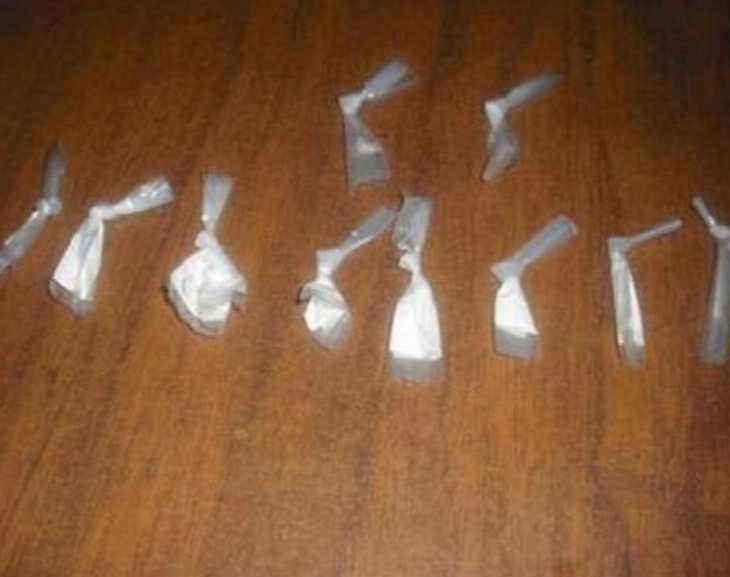 Sacó su carnet de conducir y se le cayeron bolsitas con cocaina: terminó detenido