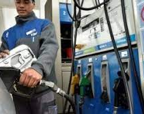 Naftas más caras: suben 4% en acuerdo con el Gobierno