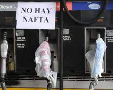 Falta de combustibles: el Gobierno y las empresas acordaron la importación de 10 barcos para garantizar el abastecimiento