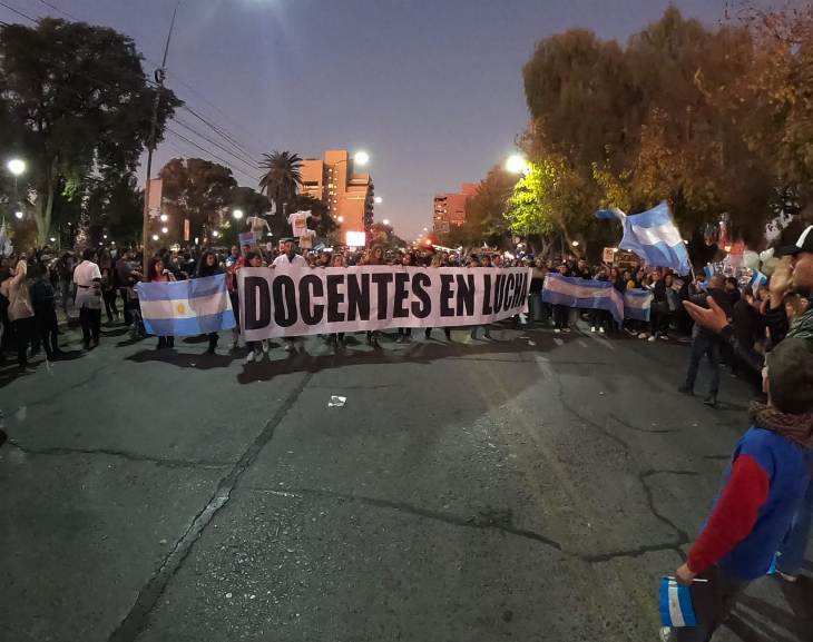 El Gobierno ya mandó a descontarle 6 días a los docentes autoconvocados