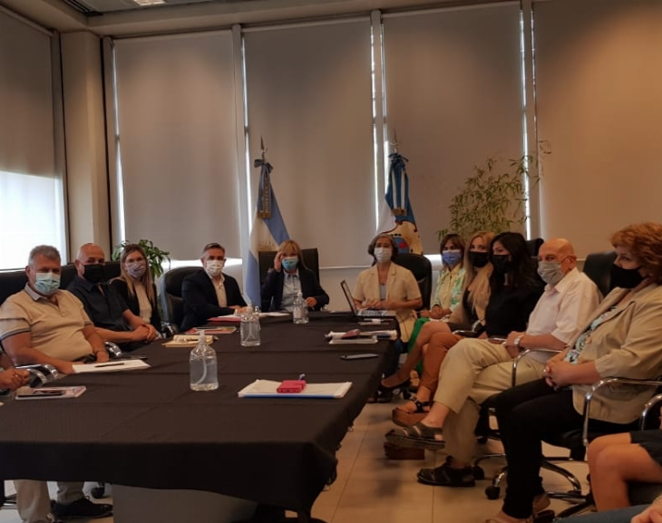 El  Gobierno convoca a todos los gremios estatales para reabrir paritarias