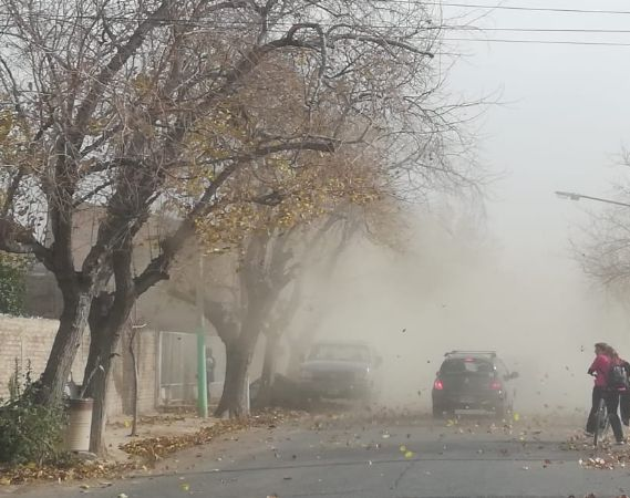 Alerta amarilla por viento Zonda este martes