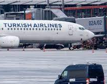 Un hombre se metió en la pista del aeropuerto de Hamburgo con su hija como rehén, disparó al aire y lanzó molotovs